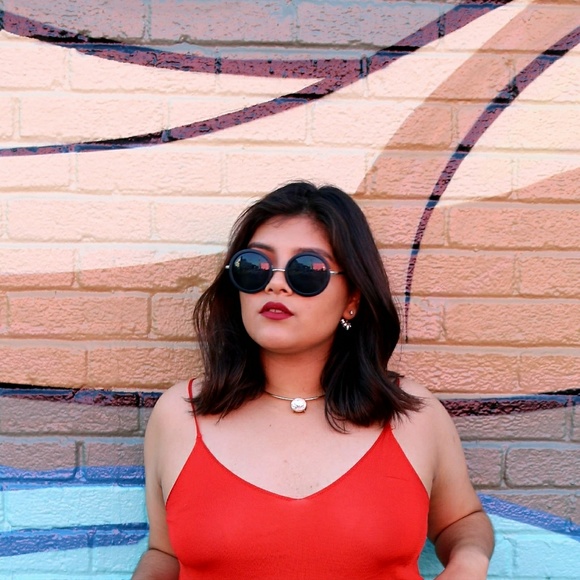 Meet your Posher, Elizabeth - Picture 3 of 4